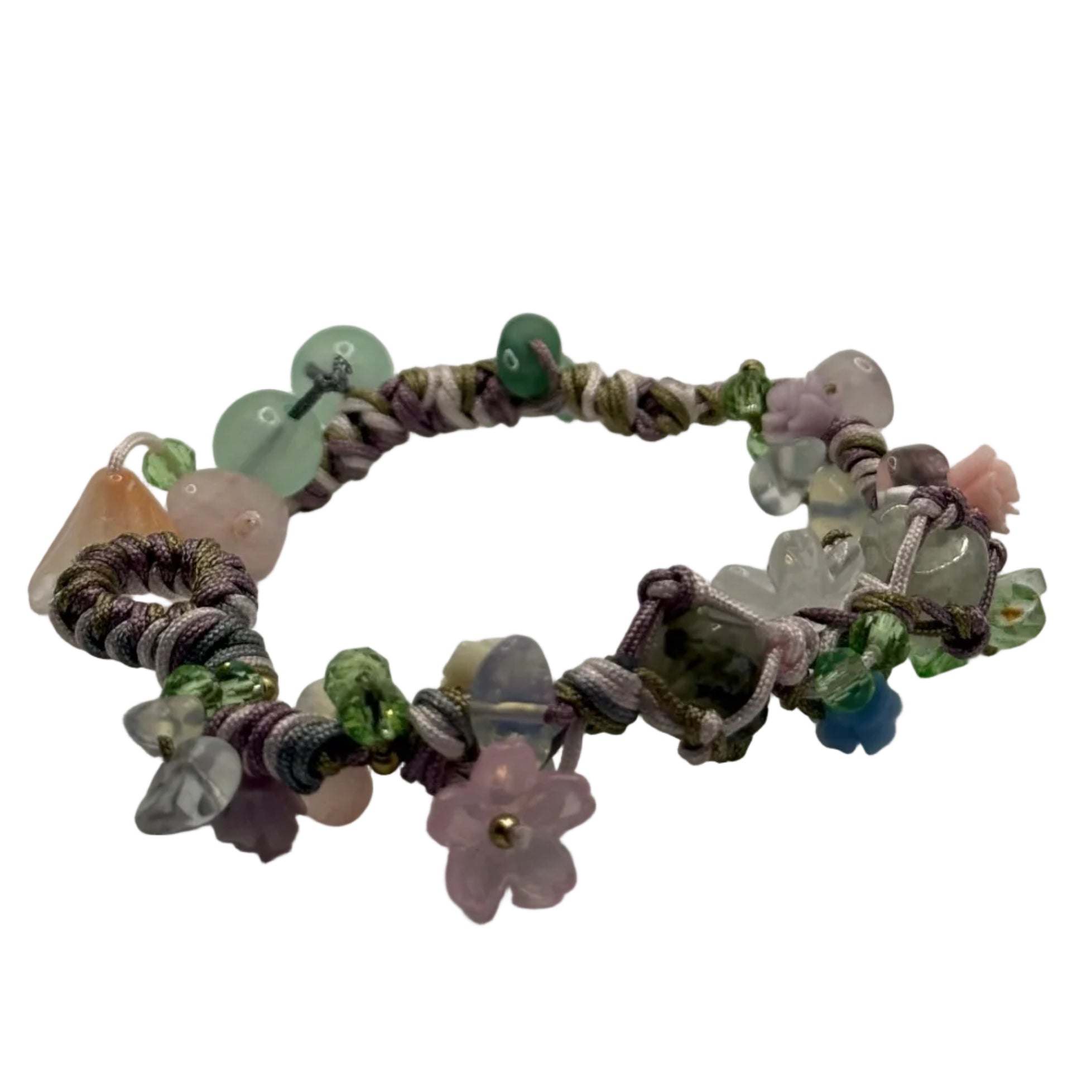 Handmade Floral Charm Bracelet ✨
Includes 1 bracelet