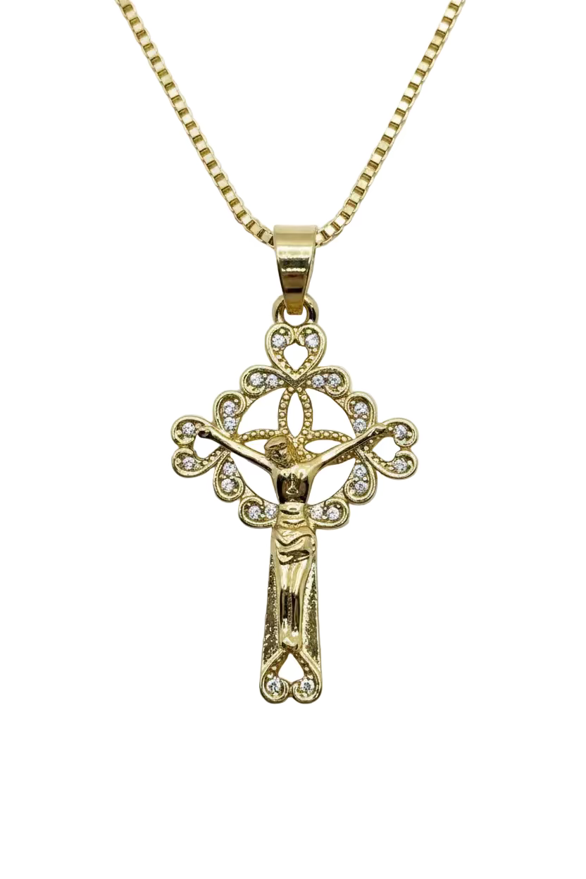 Collares elegantes con diseño de cruces