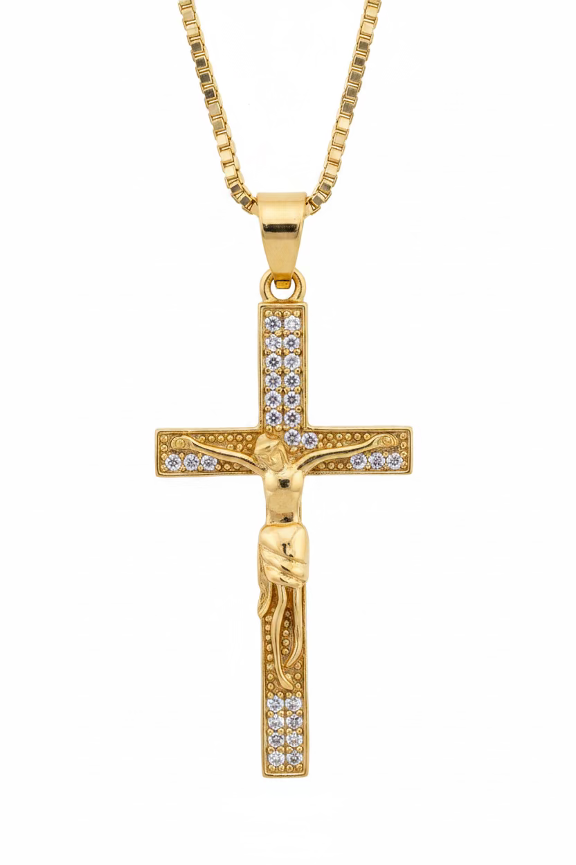 Collares elegantes con diseño de cruces